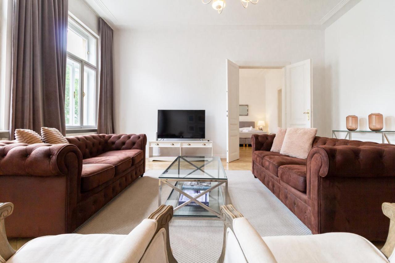 Large Luxury Near Townhall & Votivkirche *